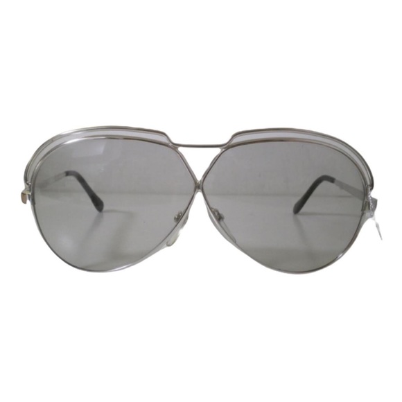 Yves Saint Laurent - Picture 1 of 4